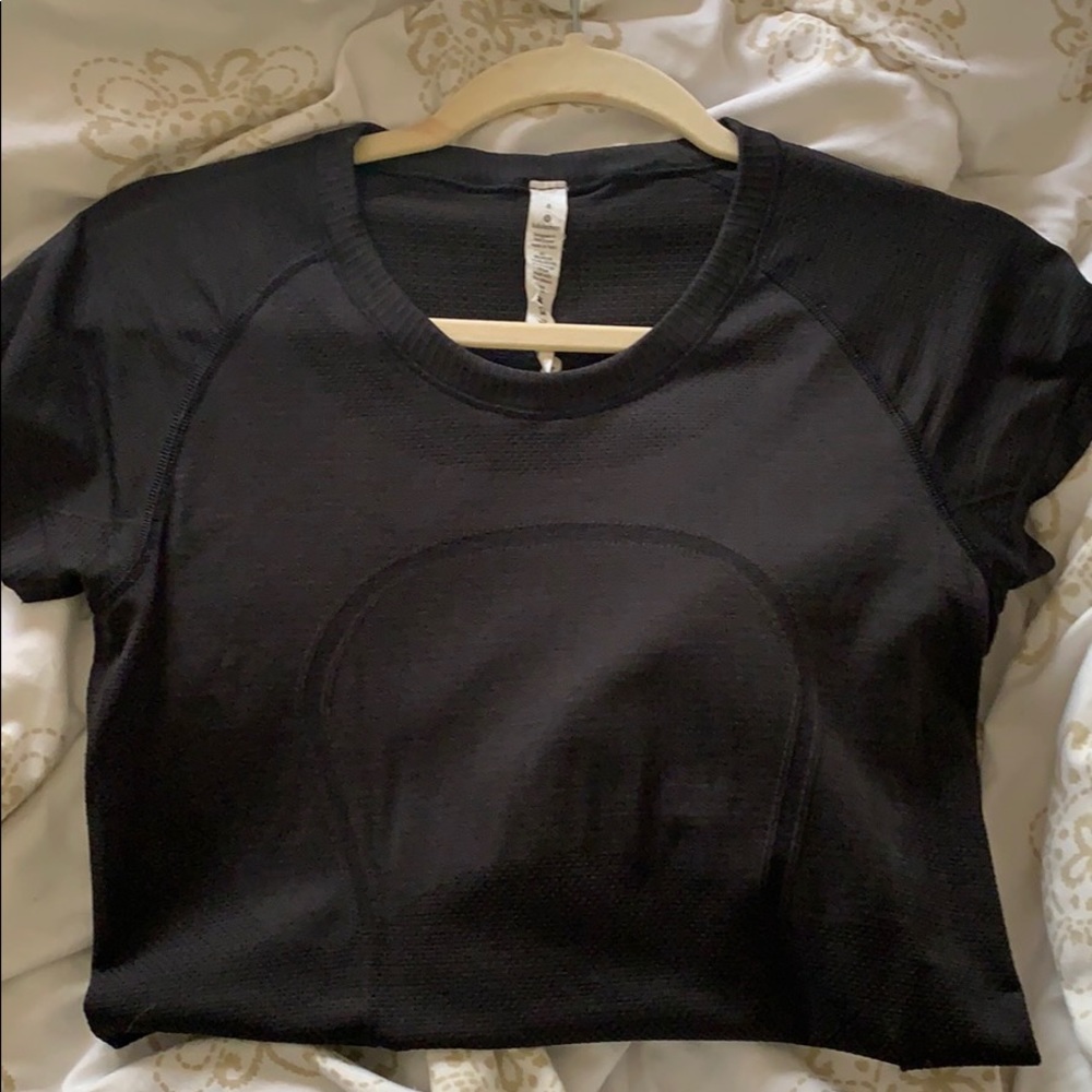 Lululemon:BLACK SWIFTLY TECH SHORT SLEEVE 2.0